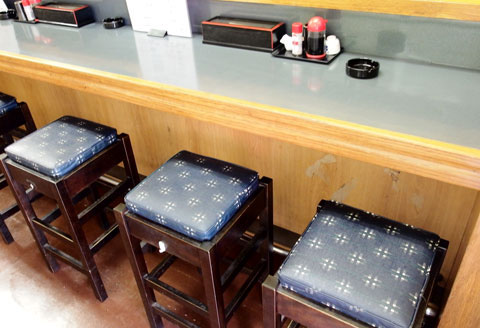 カウンター席|まぐろ・ふぐ満海