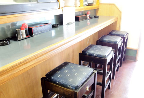 カウンター席|まぐろ・ふぐ満海